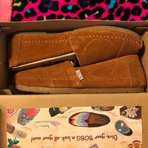 NWT Women’s Moccasin Bobs size 8W